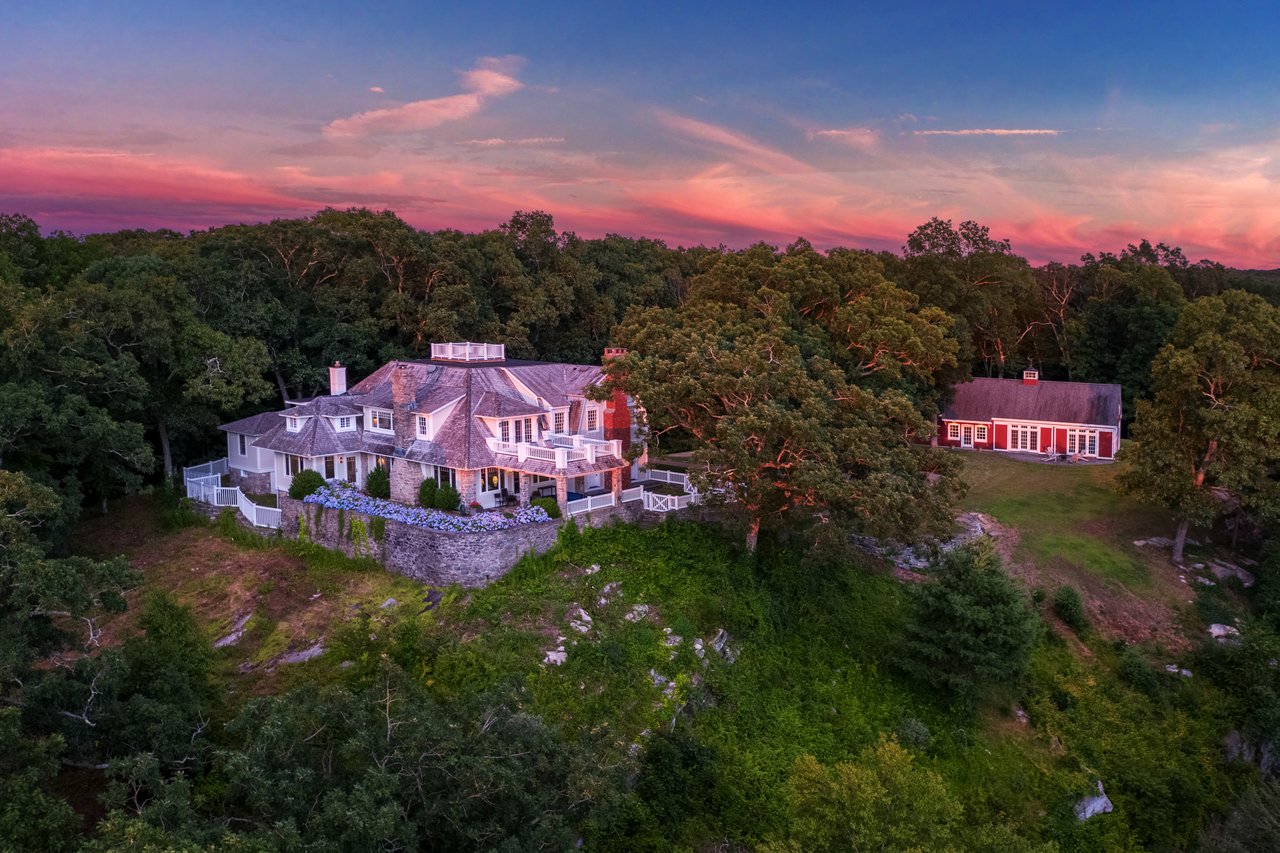 Connecticut Country Estate Awaits