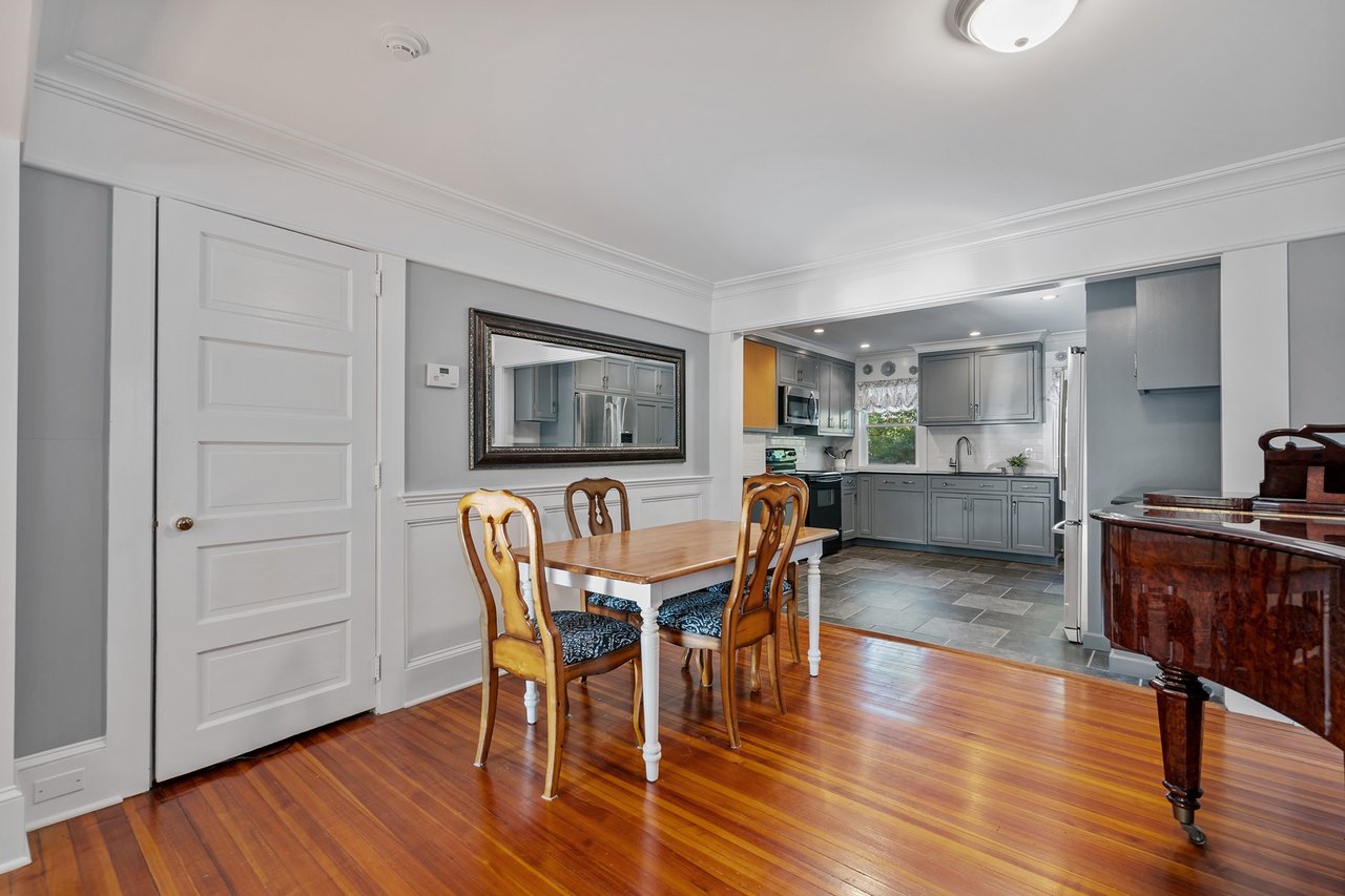 Apt B - View into kitchen	