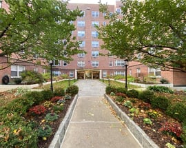 120 E Hartsdale Avenue #4P