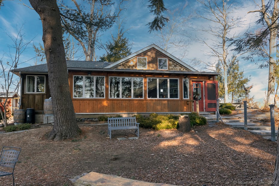32 Gates Way Photo 1