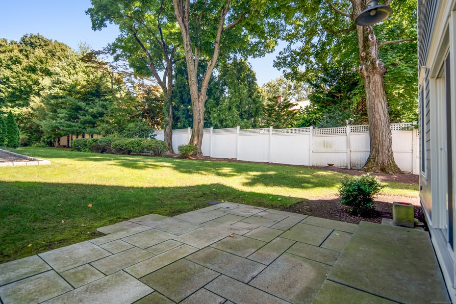 102 Mansfield Avenue Photo 8