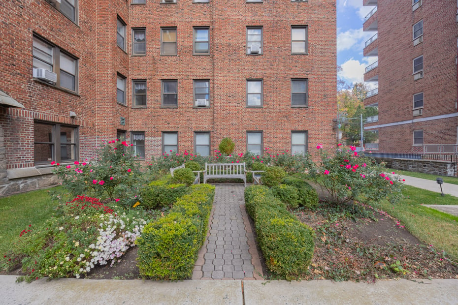 68 Hartsdale Avenue #4K Photo 3