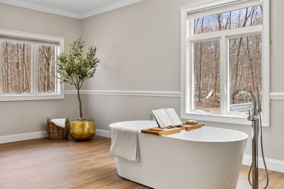 548 Thompson Street Photo 23