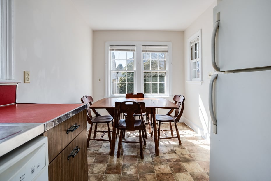 8 Maple Terrace Photo 4
