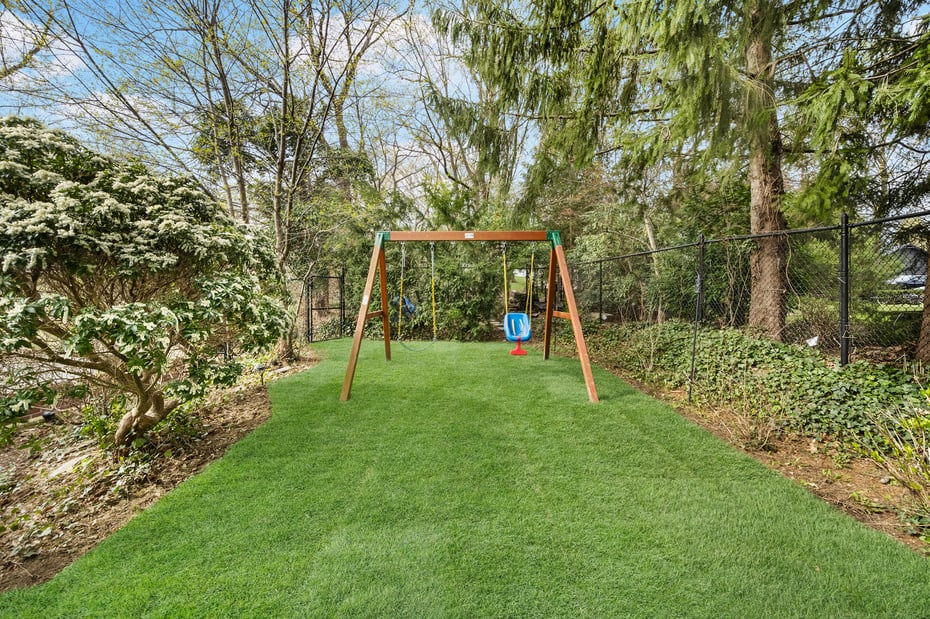 160 Douglas Place Photo 25