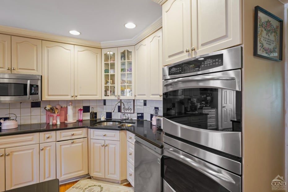 6 Weathersfield Ln Photo 3
