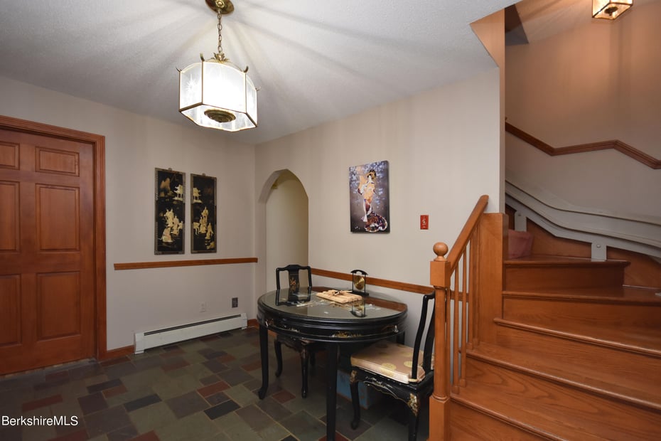 131 Wilshire Dr Photo 13