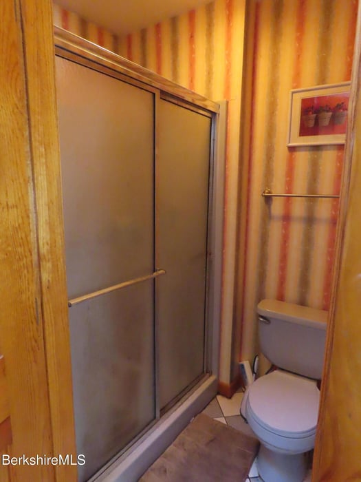 166 Orchard St Photo 34