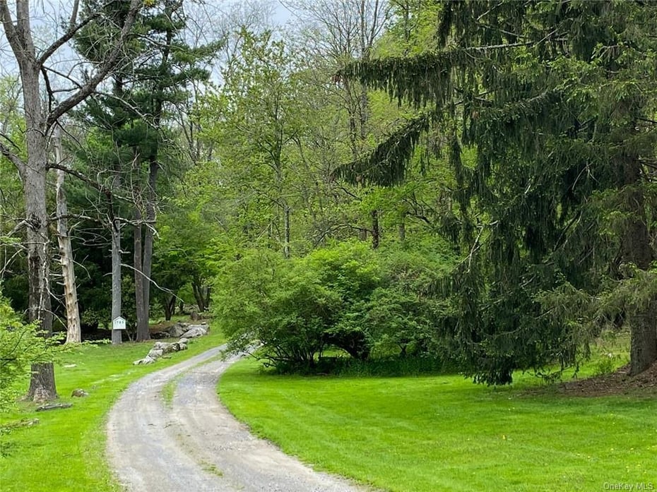 1801 Spring Valley Road Photo 4