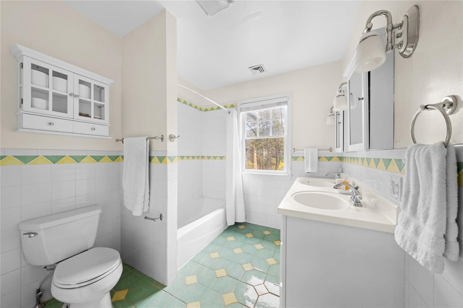 49 Walnut Street Photo 22