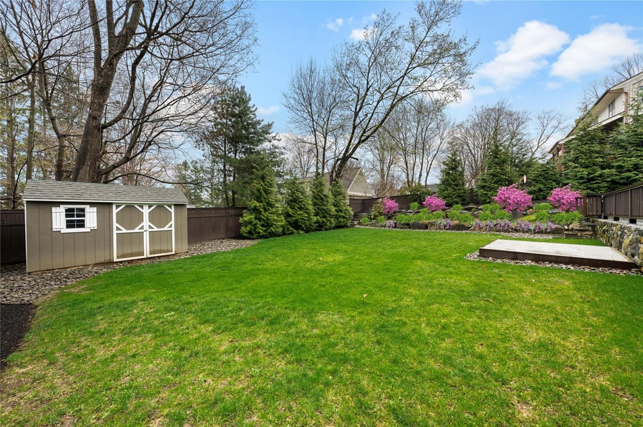 49 Walnut Street Photo 28