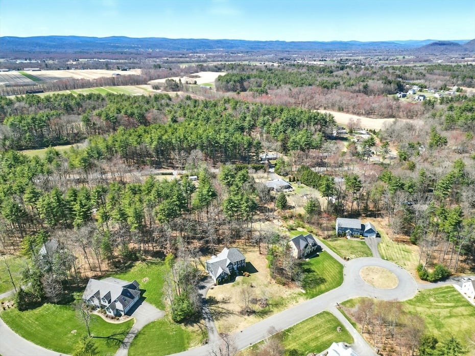 7 Indian Pipe Dr Photo 4