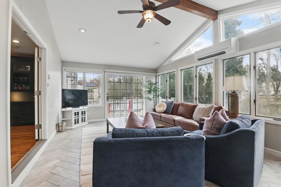 95 Greenmeadow Drive Photo 13