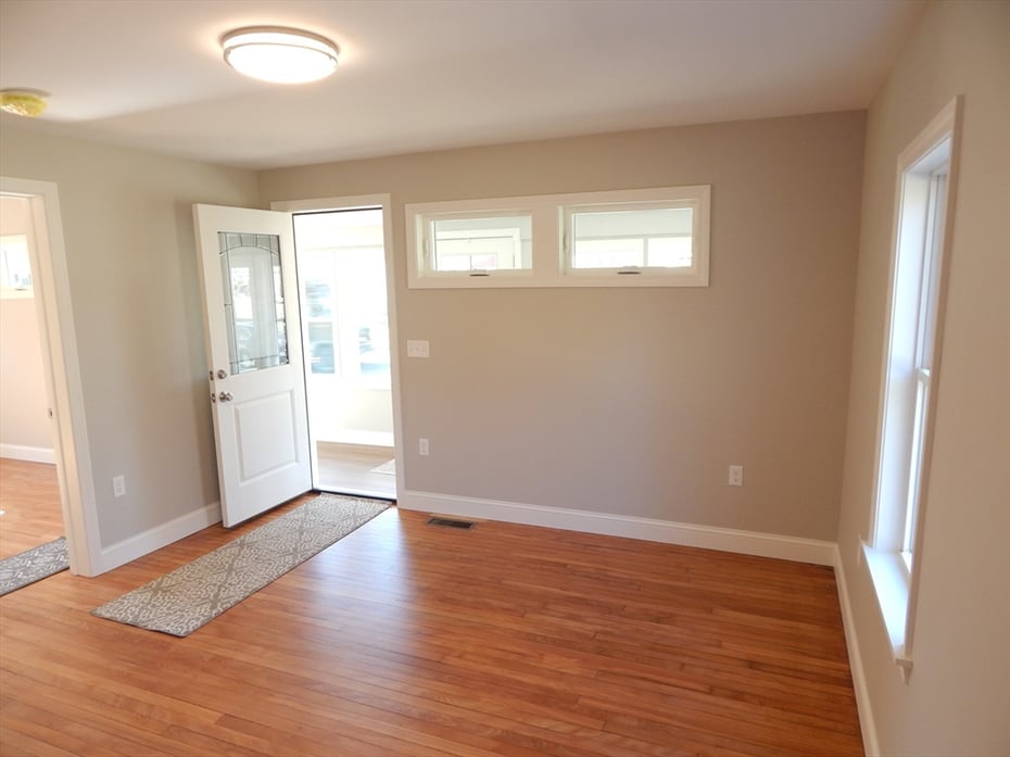 55 Elm St Photo 18